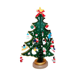 Pino Pequeño con Colgantes de Madera VERDE