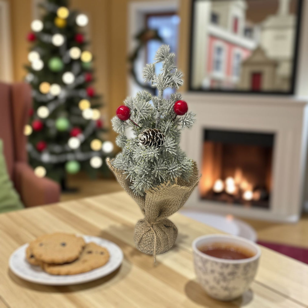 Mini Árbol con Piñas y Bayas 20cm