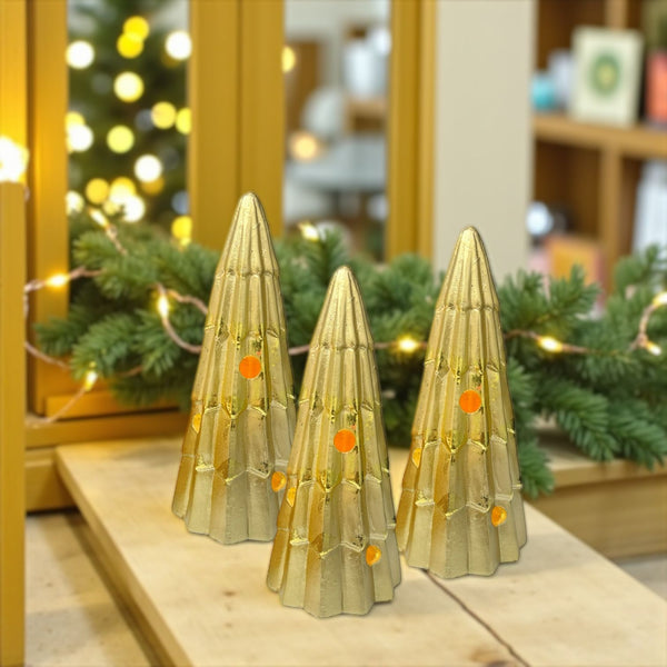 Pino Dorado con Luz 10x10x21cm