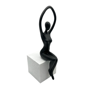 Adorno MUJER SENTADA N.