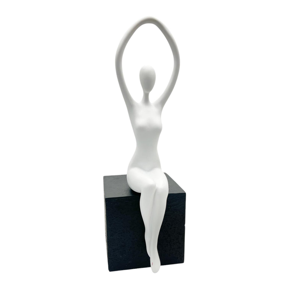 Adorno MUJER SENTADA B.