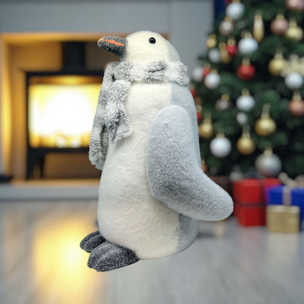 Pingüino Navideño Grande con Bufanda 22x25x37CM