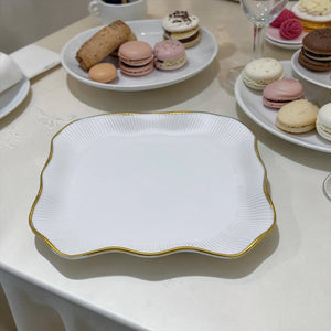 Plato Llano Rectangular Blanco Liso Borde Dorado